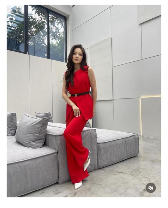 Срочно продам вечерний костюм двойку