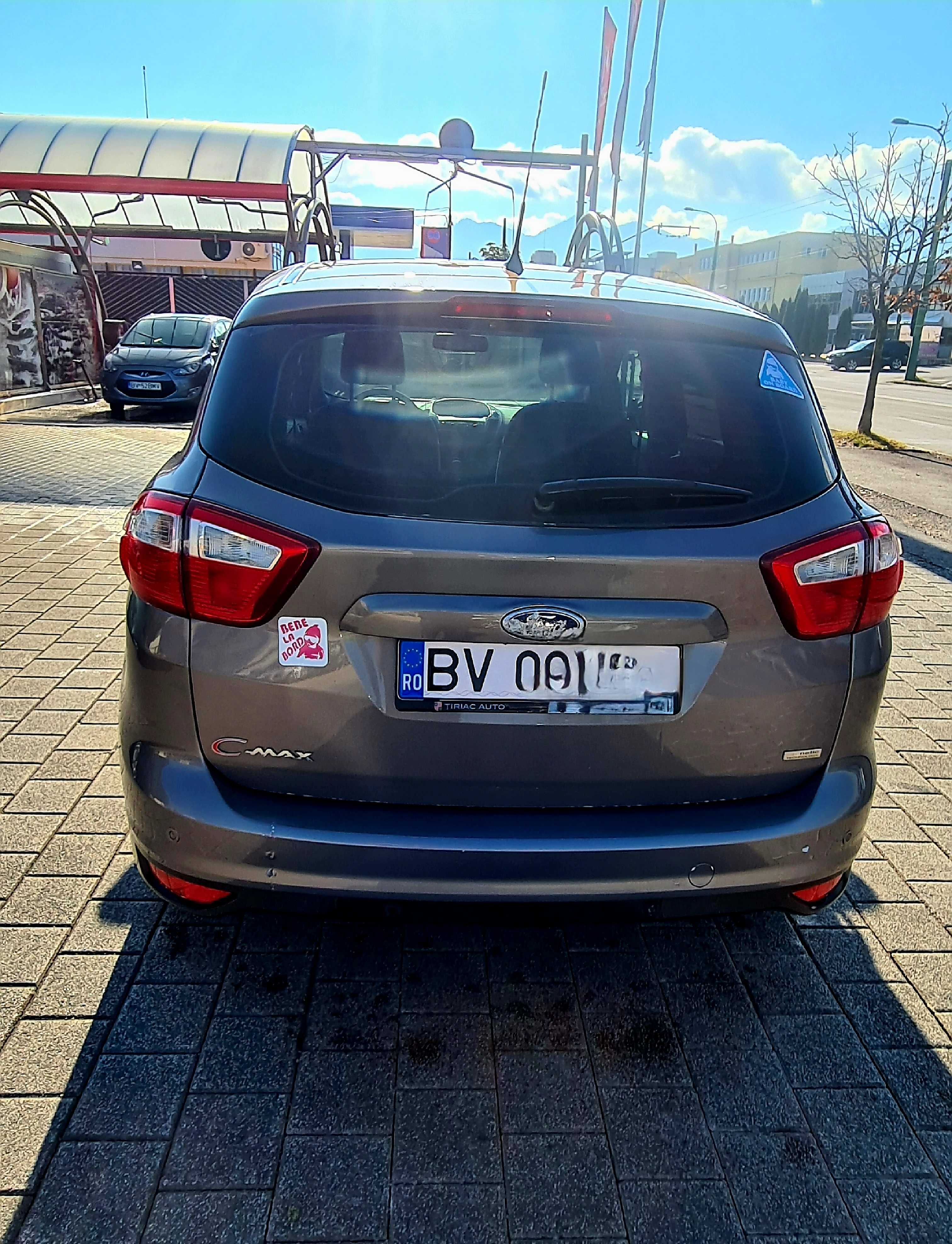 Vand Ford C-Max diesel cu un consum foarte mic