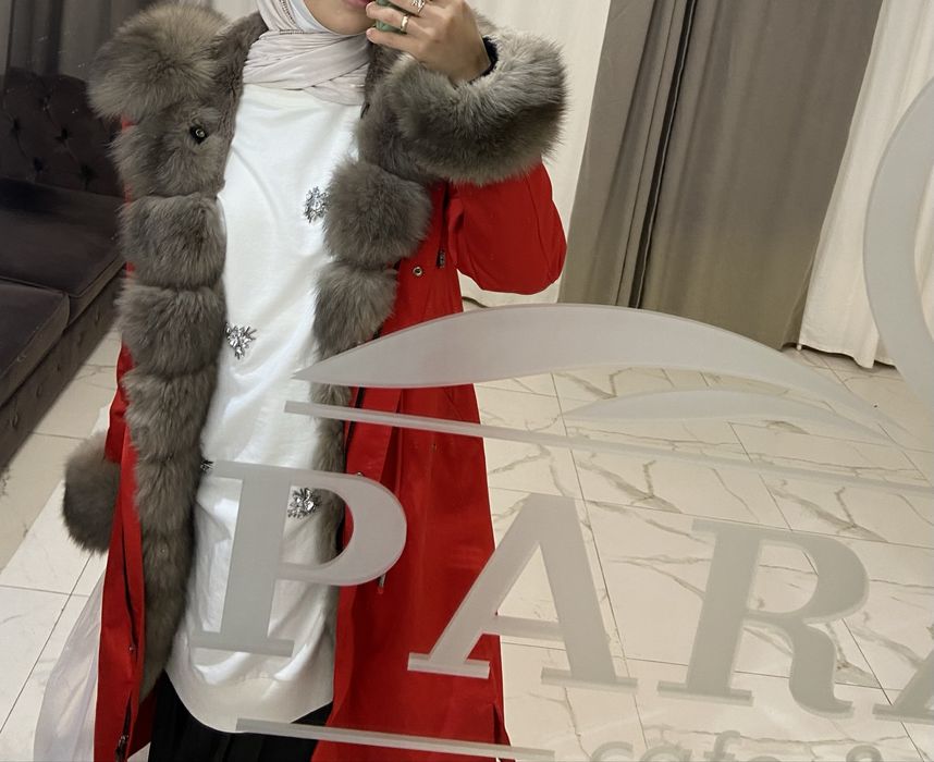 Парка красный зимный