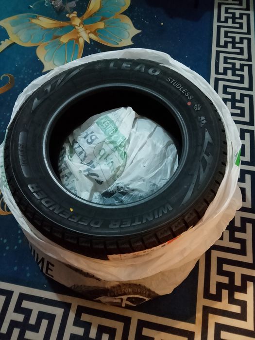 Новый шина зимный 2шт