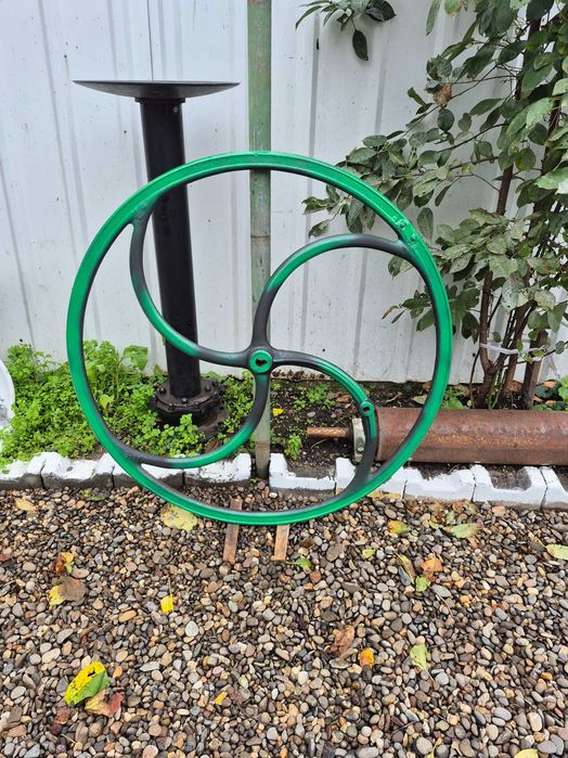 Cismea curte-gradina. Roata fantana fonta