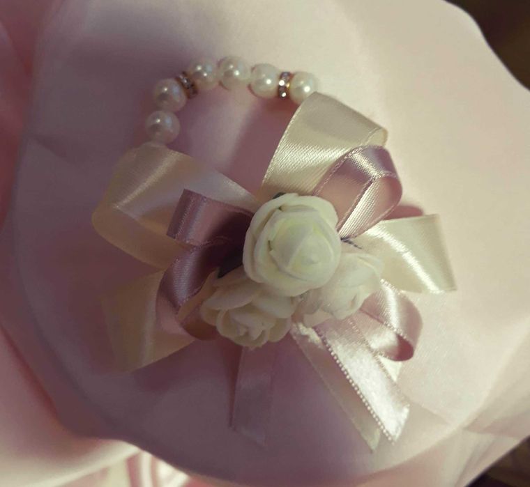 Кутии за пари, Бутониери, гривни, сватбени покани