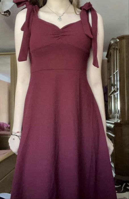 Rochie midi vișinie