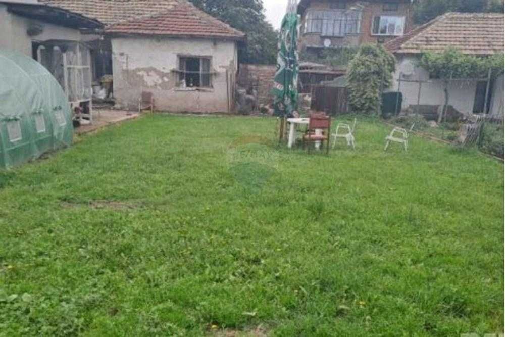 Градска къща в Прослав- За продажба - гр. Пловдив