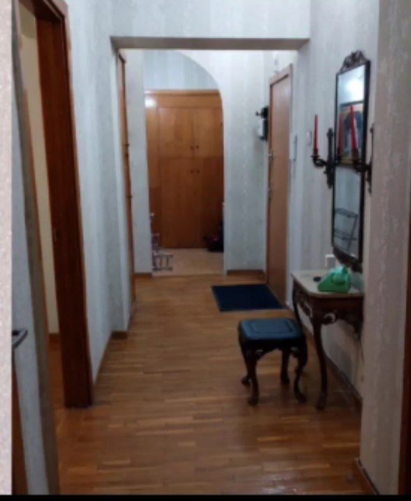 Продаю на Цуме 2х комн. 3 этаж 110 000$