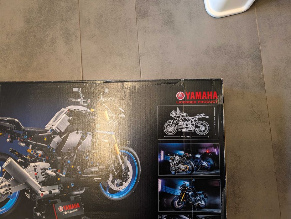 Lego 42159 Yamaha MT-10 SP