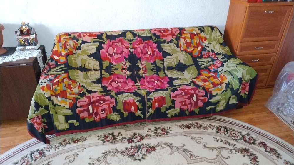 Obiect țesut in războiul de casă