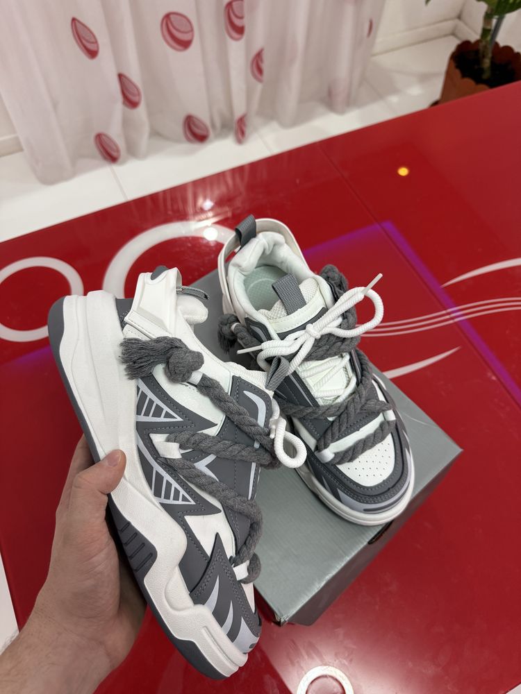 Vand Adidasi sneakers