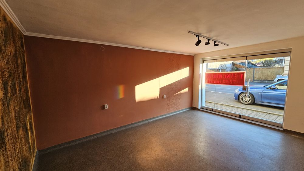 De închiriat spațiu comercial