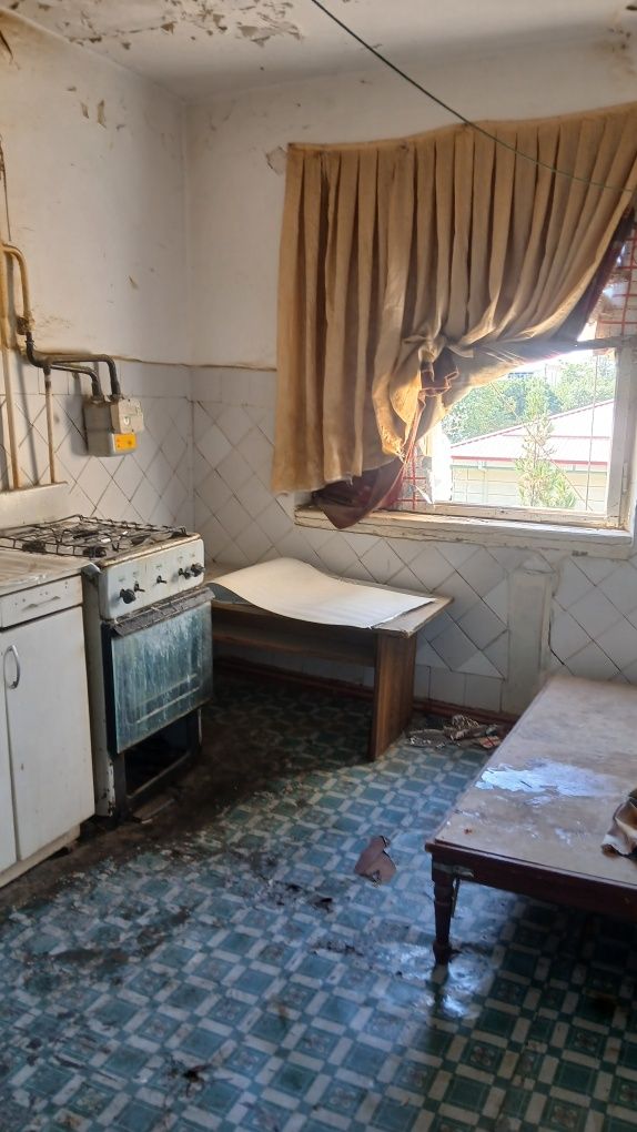 Ирригатсия институти ёнида жойлашган 3 хонали квартира ижарага берилад