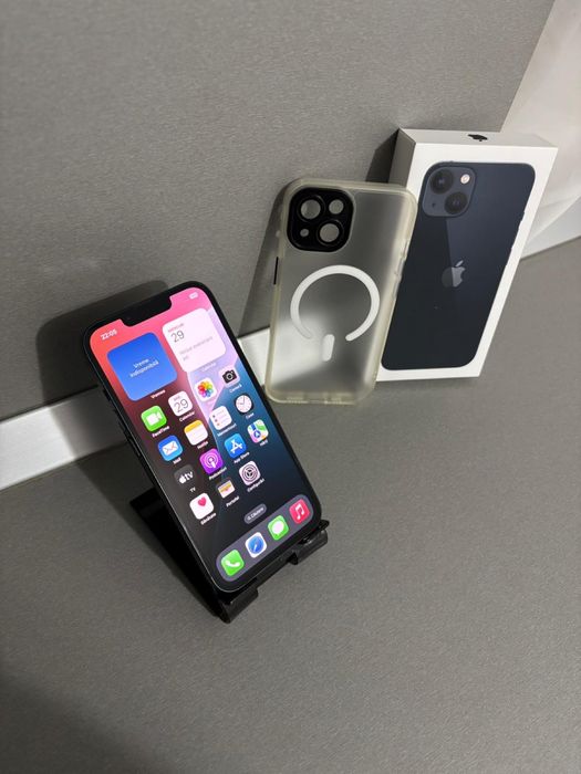 Vand Iphone 13 stare foarte buna