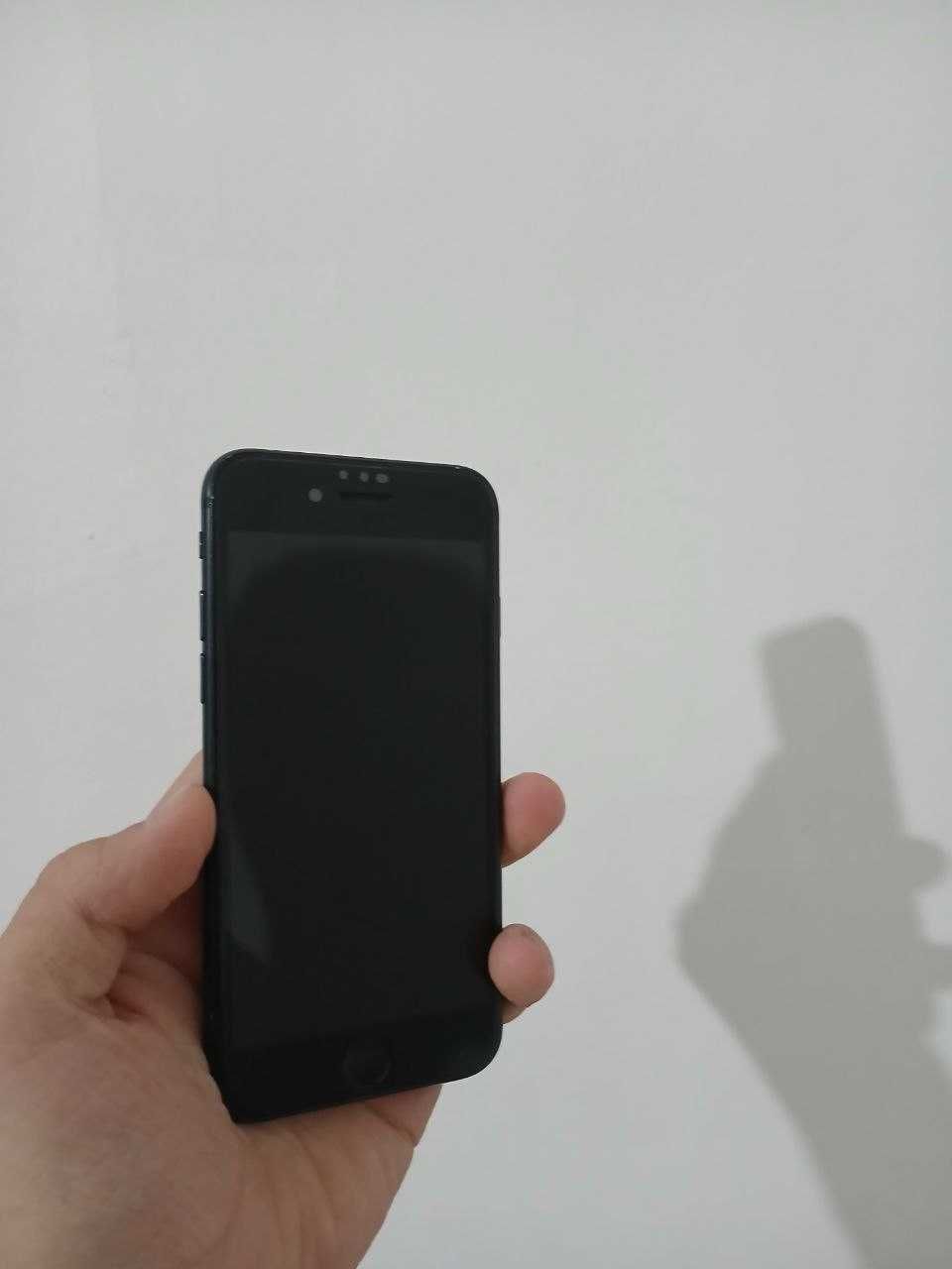 iPhone 7 qora rang narxini keishamiz