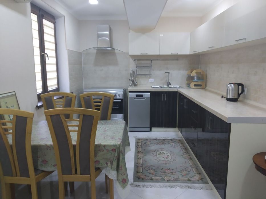 Сдам свою 4х комнатную квартиру на Интерпола М.Косманавтов спец.план