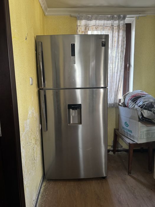 Продоется холодильник самсунг