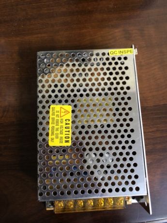 24V вольта 5A и есть разные другие блоки питания адаптеры зарядники