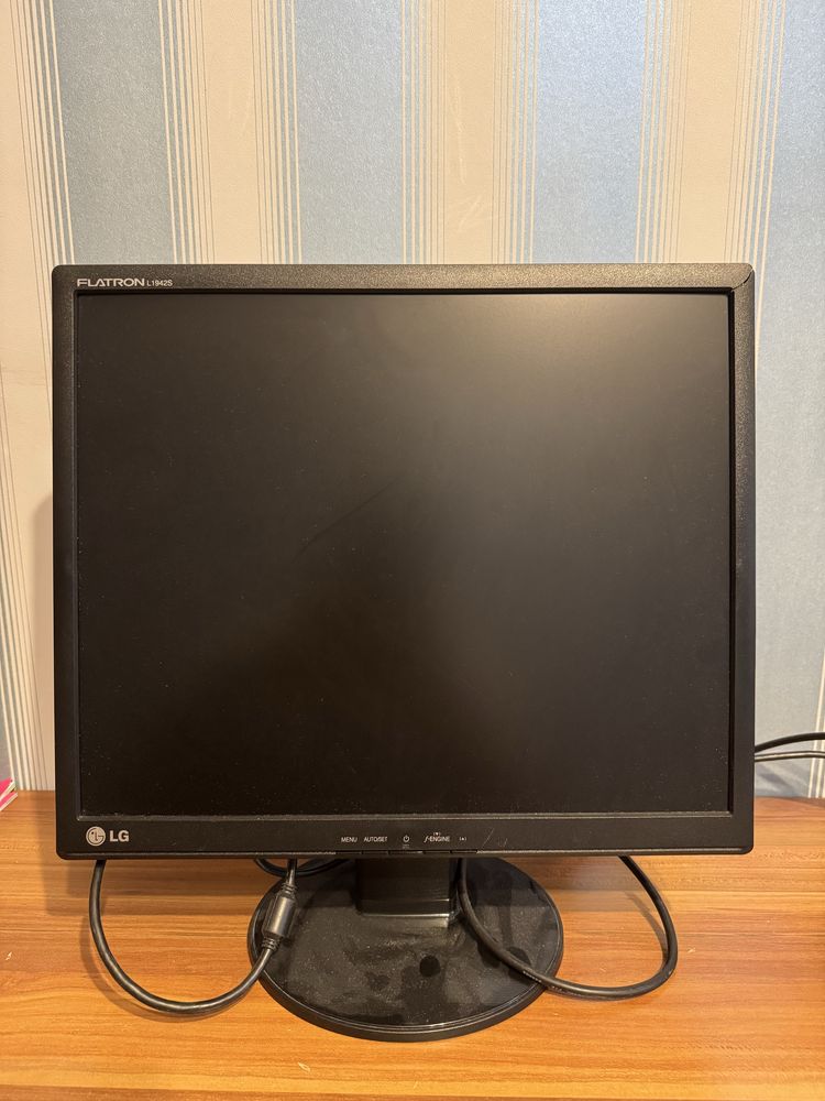 Продам монитор LG