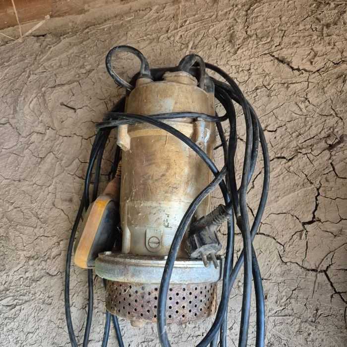 Продам насос погружной