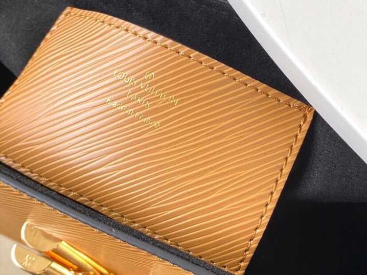 Geanta LV Crafty Twist Mini