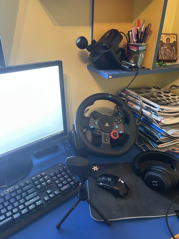 Desktop gaming lenovo Y720 + volan Logitech Driving Force G29