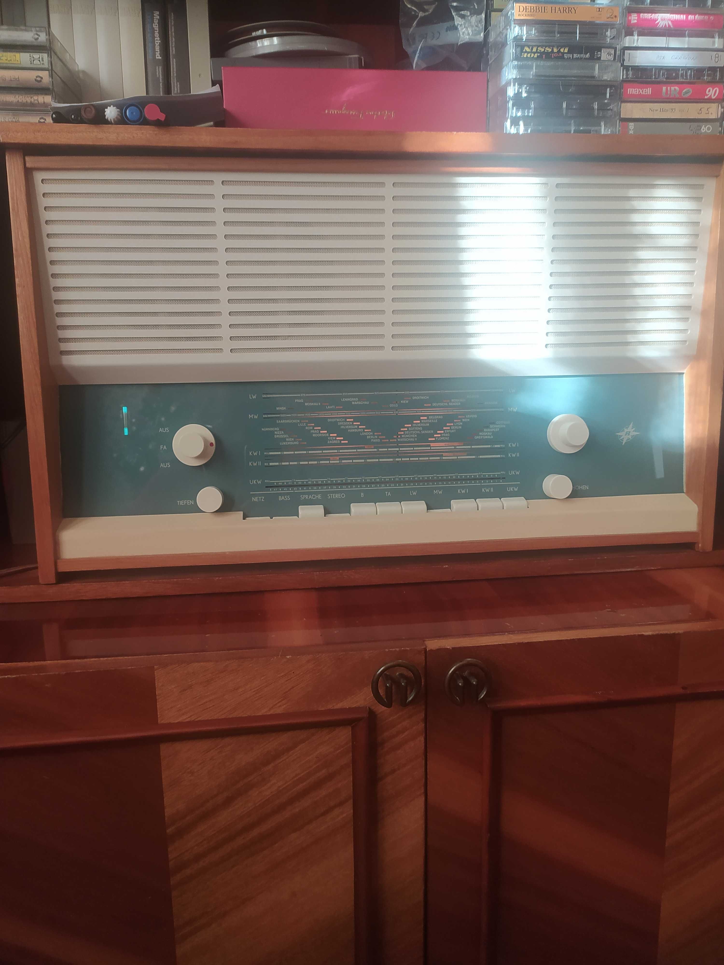 Aparat radio OBERON 1964