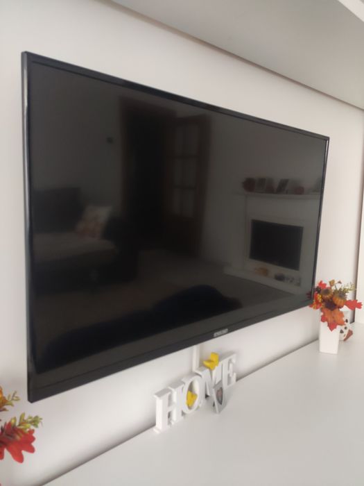 Televizor Starlight 101 cm FullHD