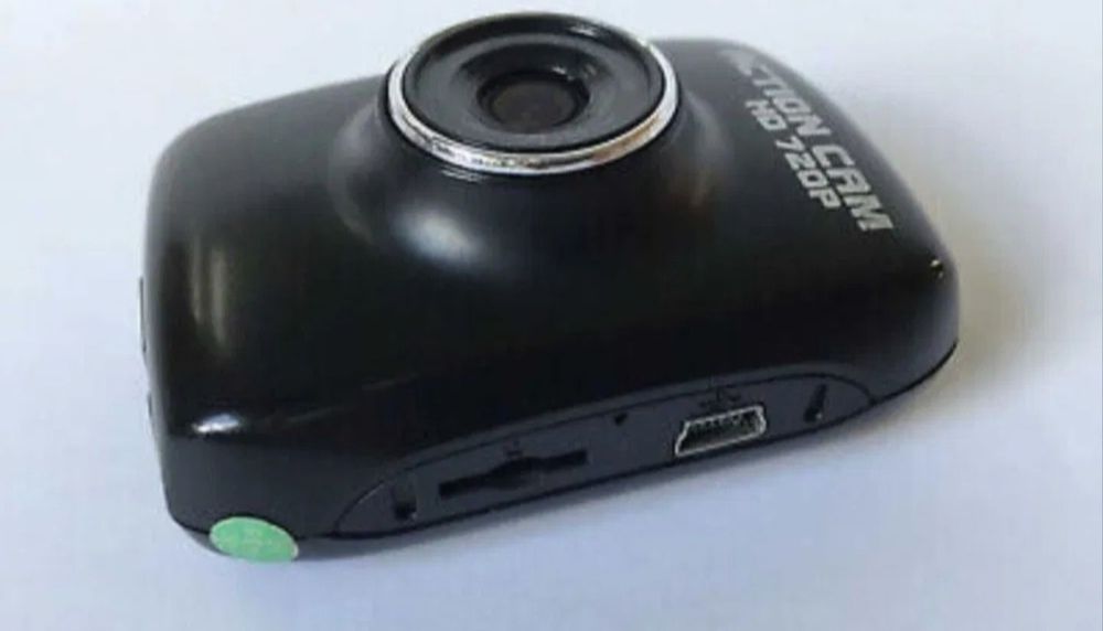 Vand camera video tip GoPro
Vine insotita de husa