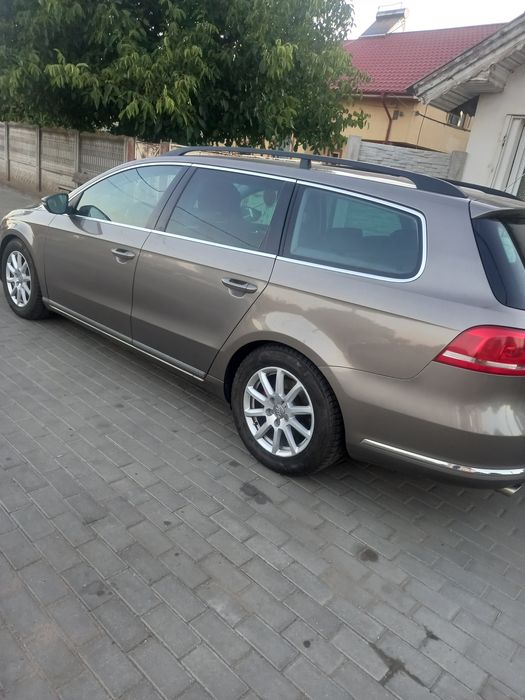 Vând vw pasat b7 motor 1.6 tdi impecabil an 2011