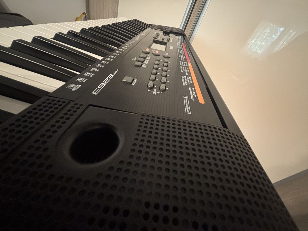 Orga Yamaha PSR E263