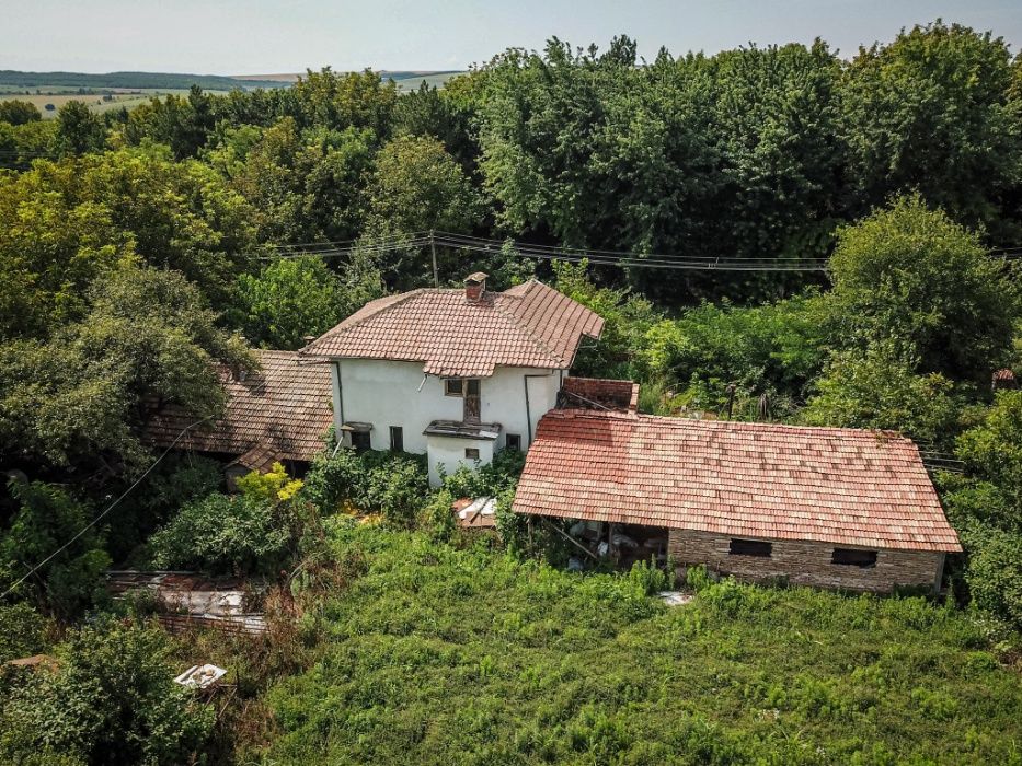 Къща+стопански постройки.Село Овча Могила