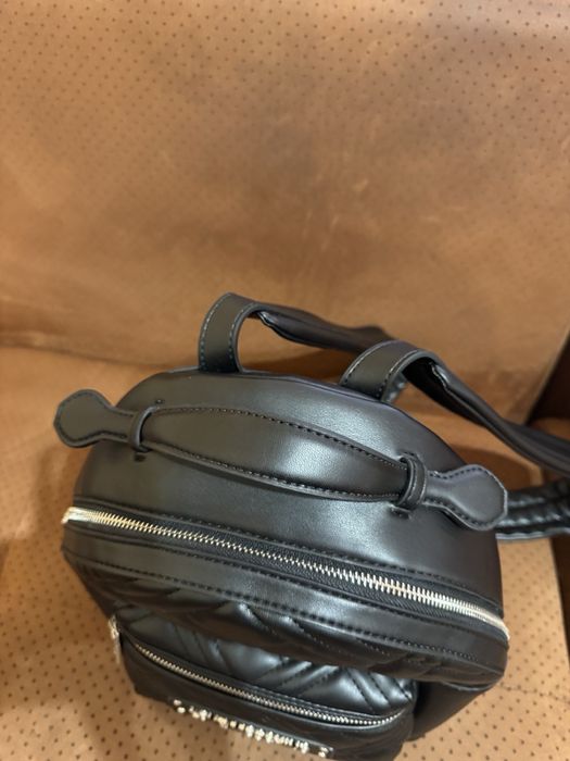 дамса раница,която е чисто нова!