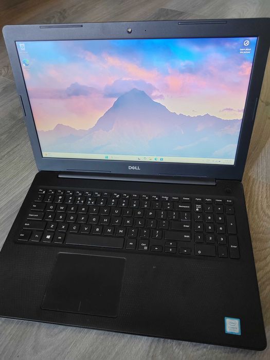 Laptop Dell i5-8265U CPU, 8 GB RAM 240 GB SSD, Win 11 Pro