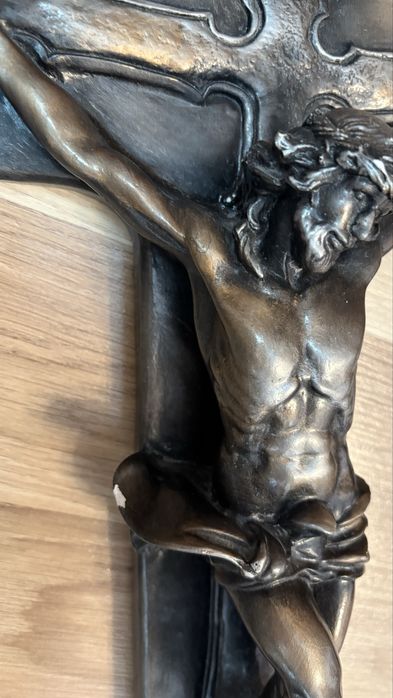 Crucifix mare din ipsos