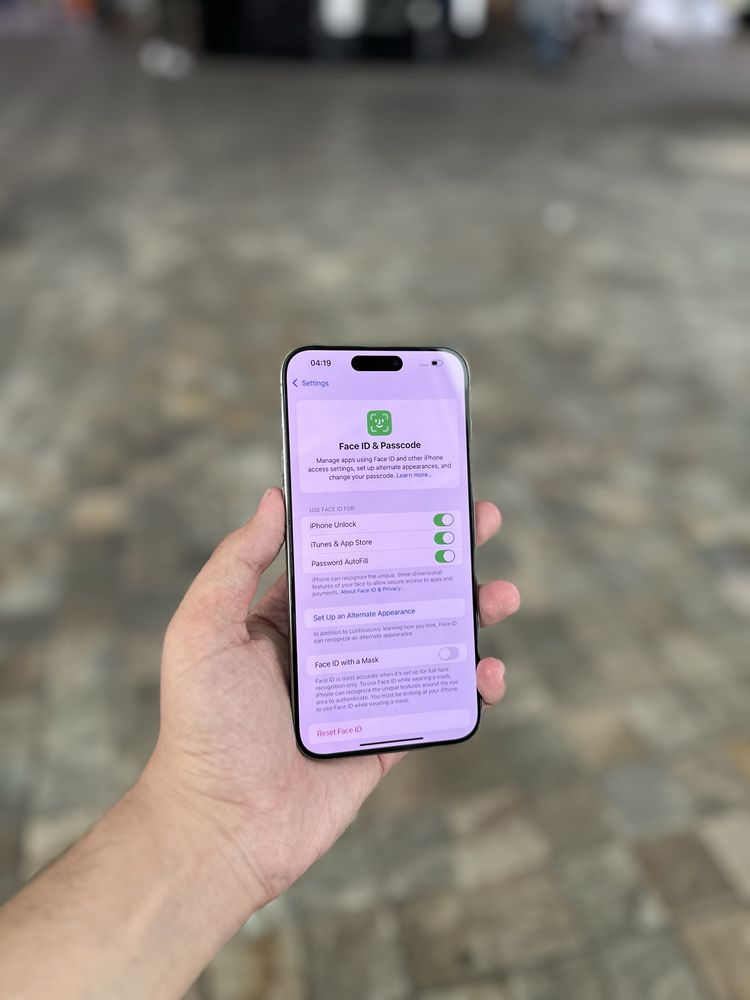 Iphone 15 pro max 94%