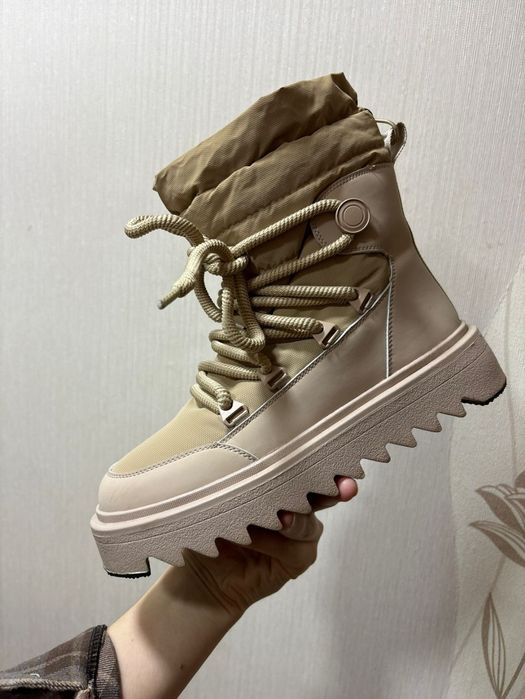 Продаю зимнюю обувь 39 размер