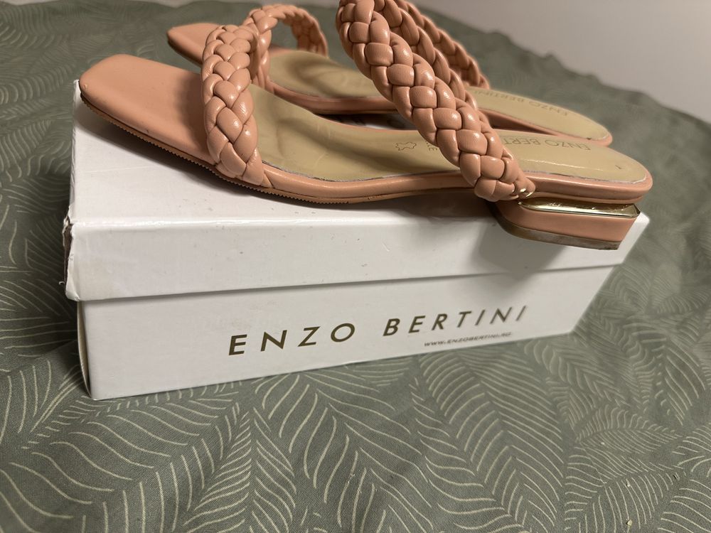 Vand sandale Enzo Bertini noi, din piele