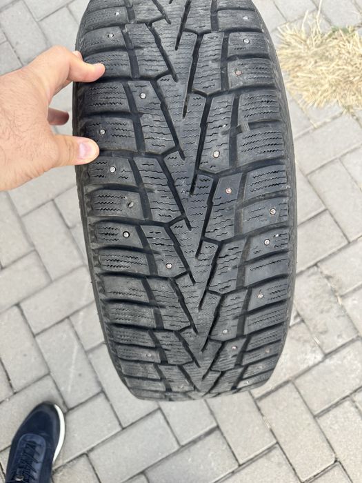 Продается комплект зимних шин
