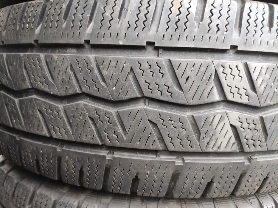 4бр Зимни гуми за бус 225 70 15 С - Hankook