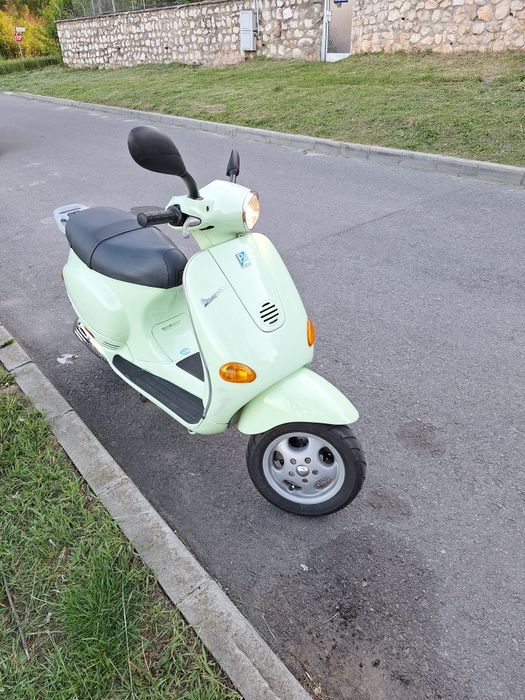 Vând Piaggio Vespa ET4 50CC înmatriculat RO
