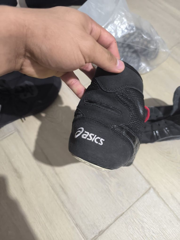 Борцовки Asics в хорошем состоянии