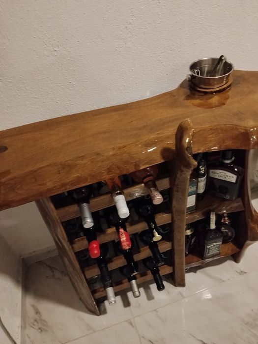 Продавам винарна