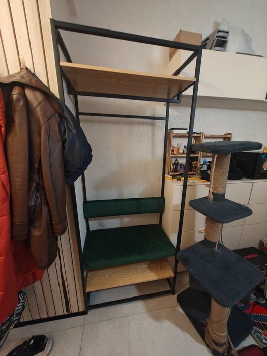 Вешалка с сиденьем