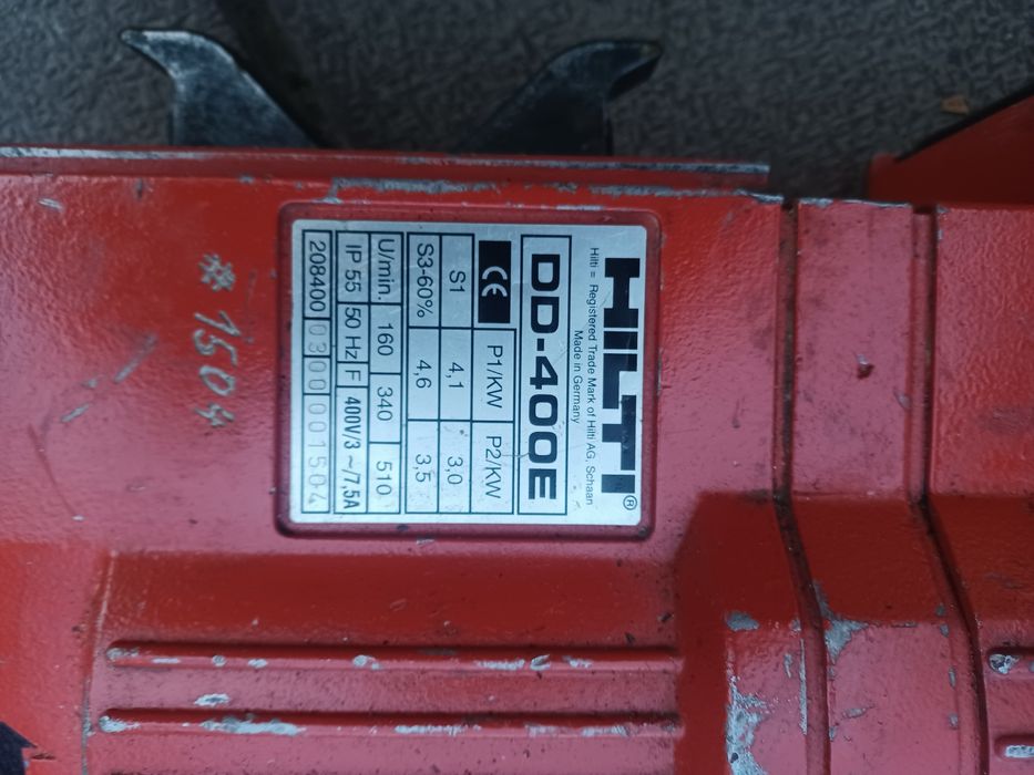 Masina de  carotat DD 400 în stare excelenta