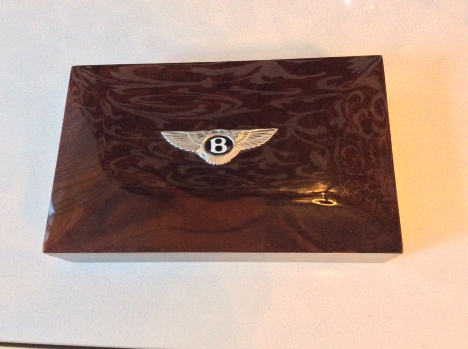 Cutie Lemn TIBALDI for BENTLEY Originala , Prezintă mici urme de uzura