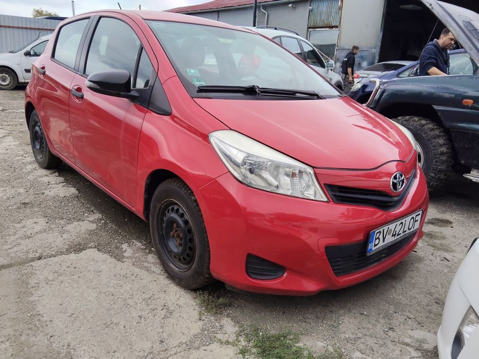 Vând Toyota Yaris
