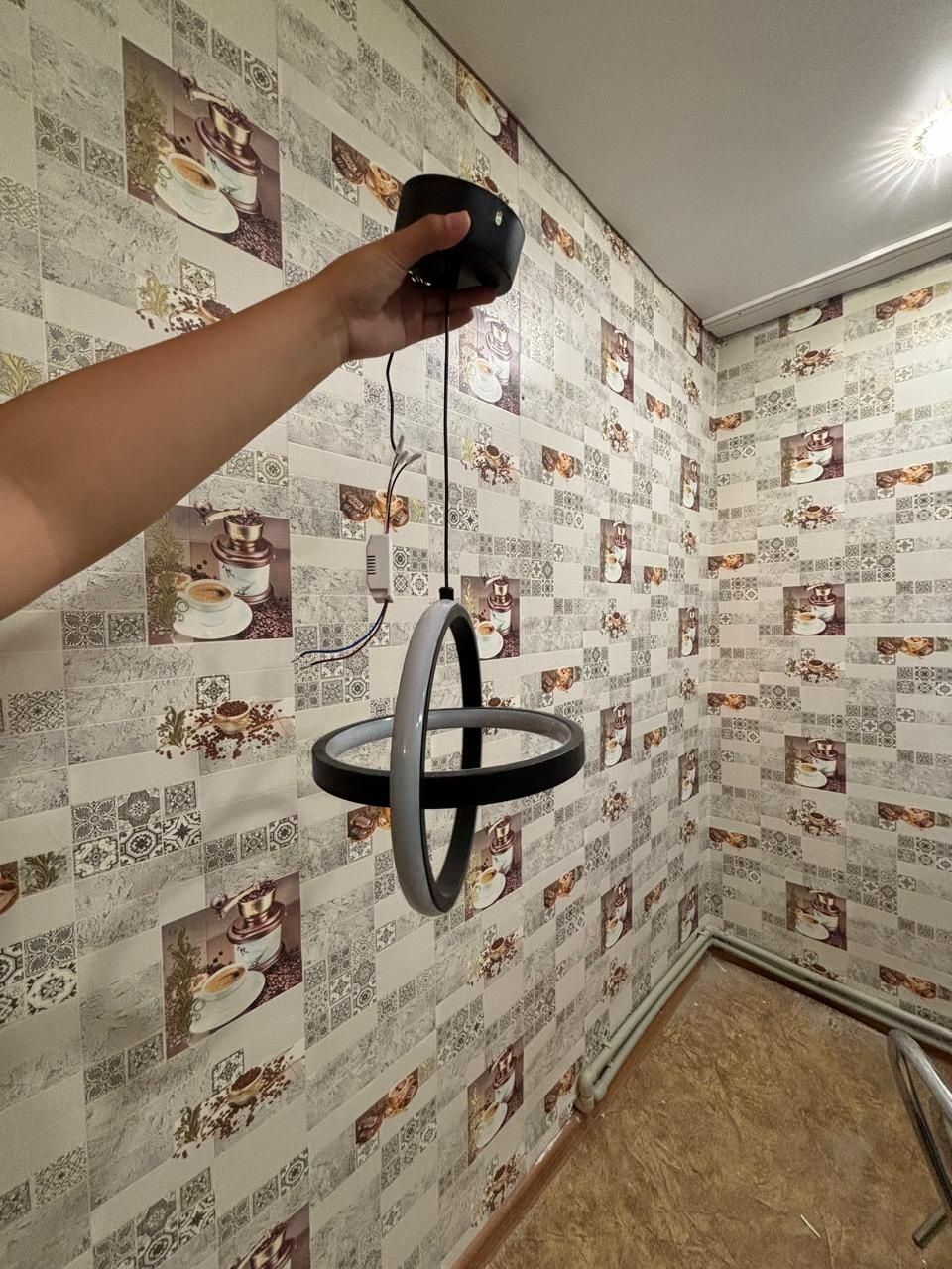 Продам люстру на кухню