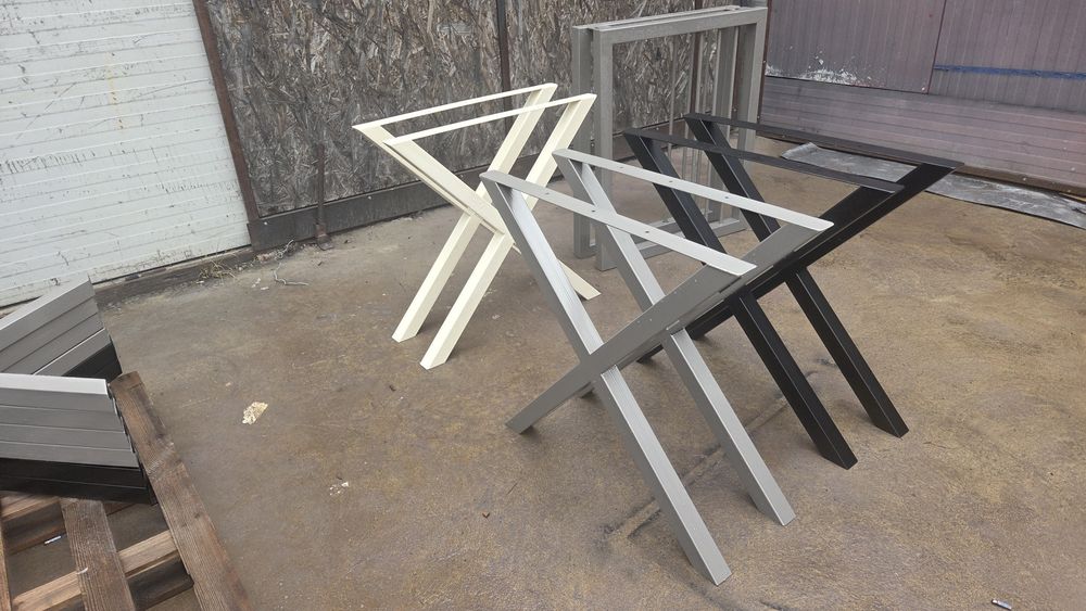 Picioare de masă și scaune vopsite electrostatic