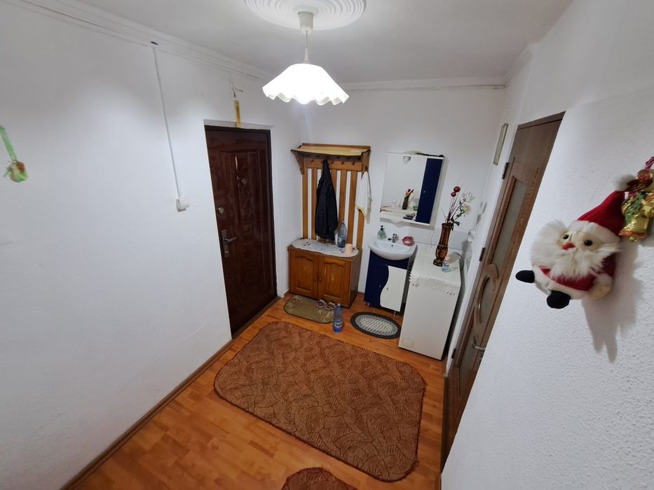 Vand apartament  lângă ieșire A1