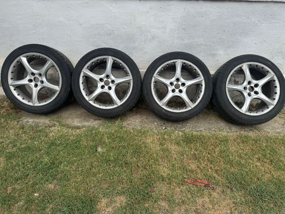 Jenti aliaj cu cauciucuri de vara R18