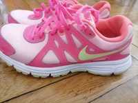Дамски маратонки Nike