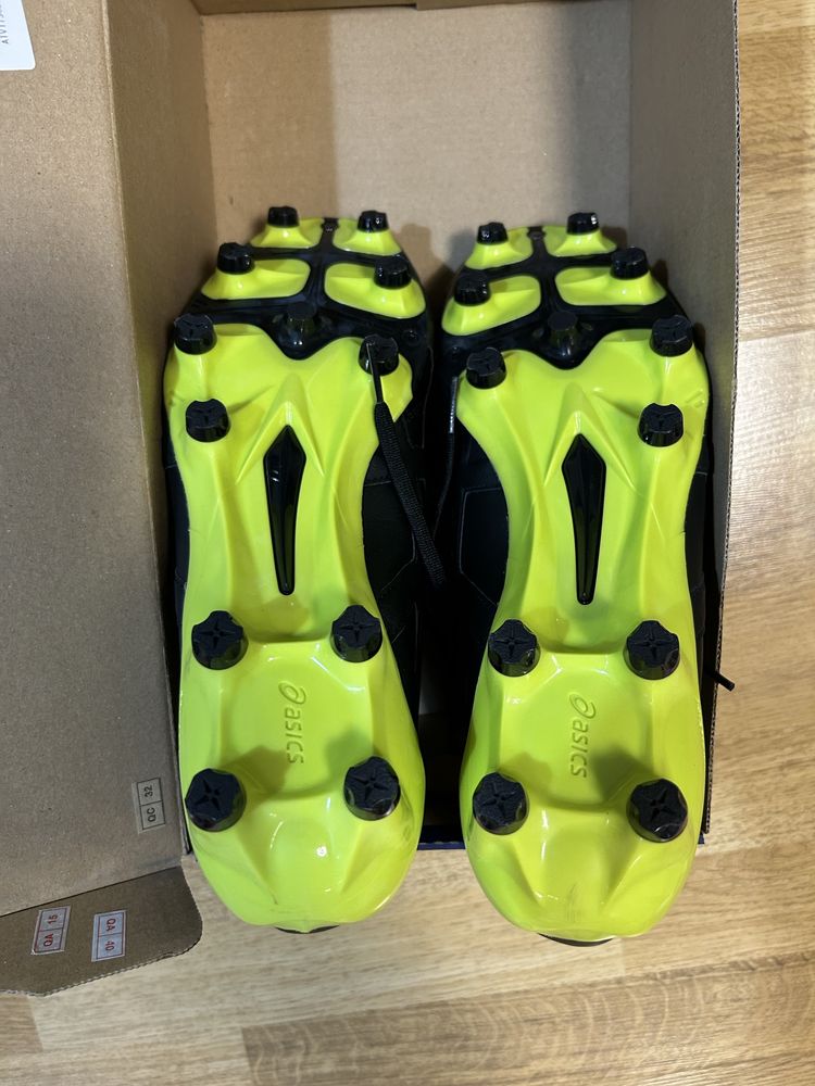 Калеври Asics Testimonial